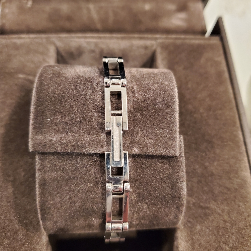 Gucci Long Rectangular Bracelet Watch - image 3